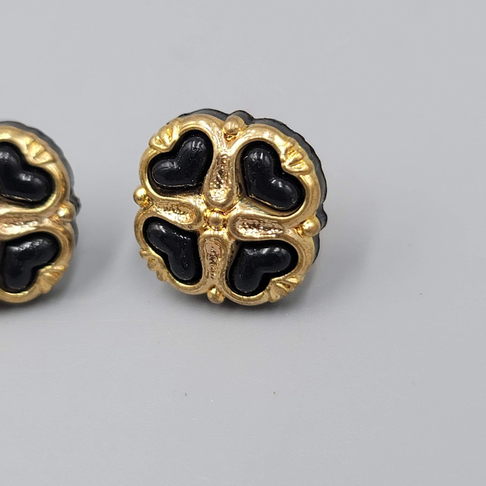 Vintage Stud Pierced Earrings Black and Gold tone  1/2"