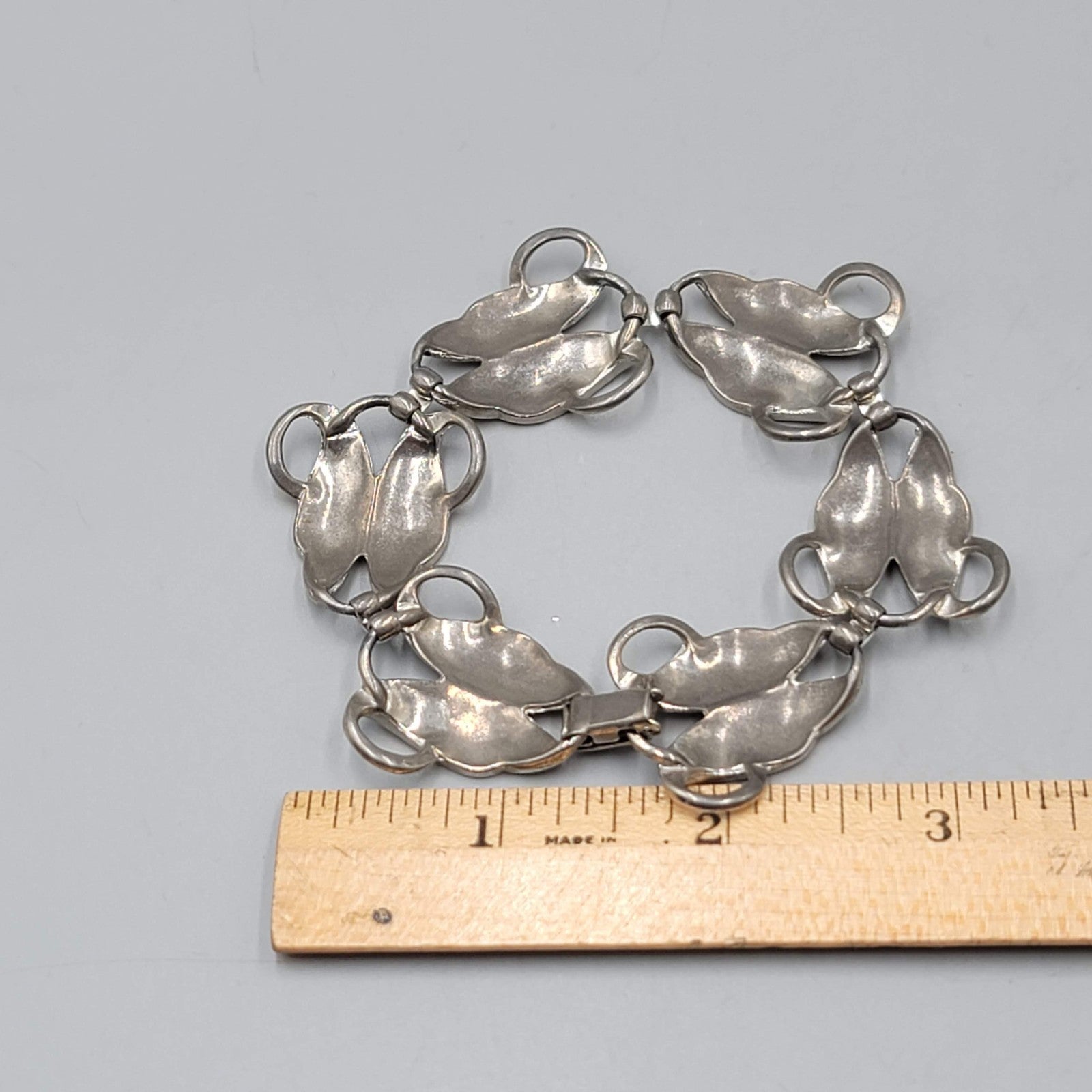 Vintage Bracelet Silver tone Textured Leaves 7.25 in