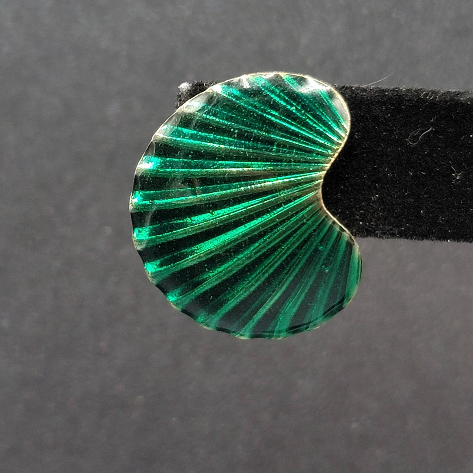 Vintage Pierced Earrings Gold tone Green Enamel Shell Design Drop 1"