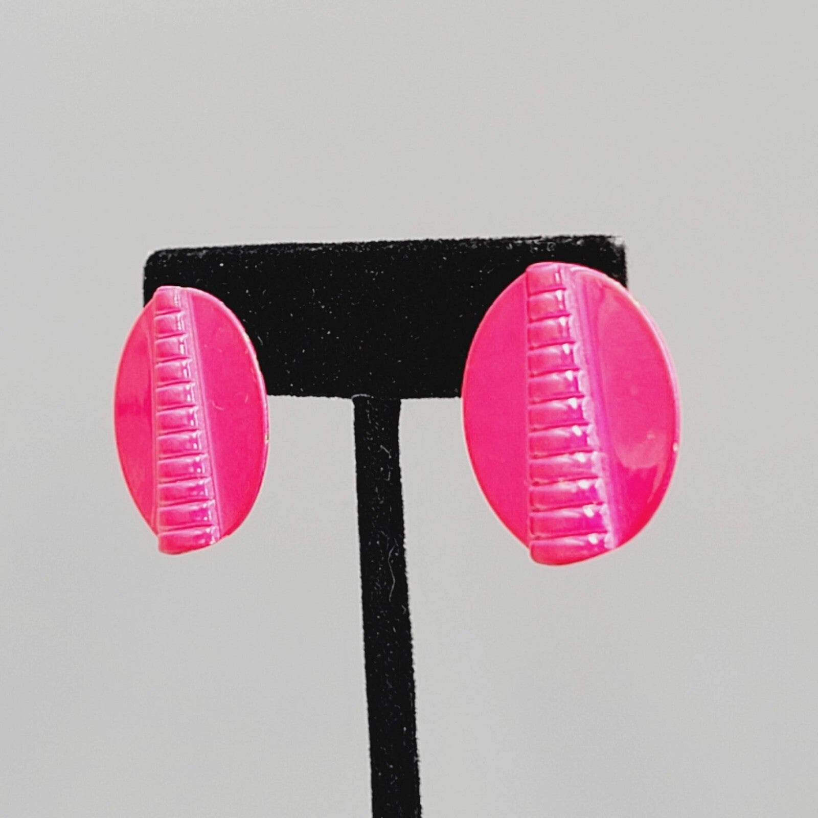 Vintage Hot Pink Enamel Pierced Earrings Embossed Round Drop 1"