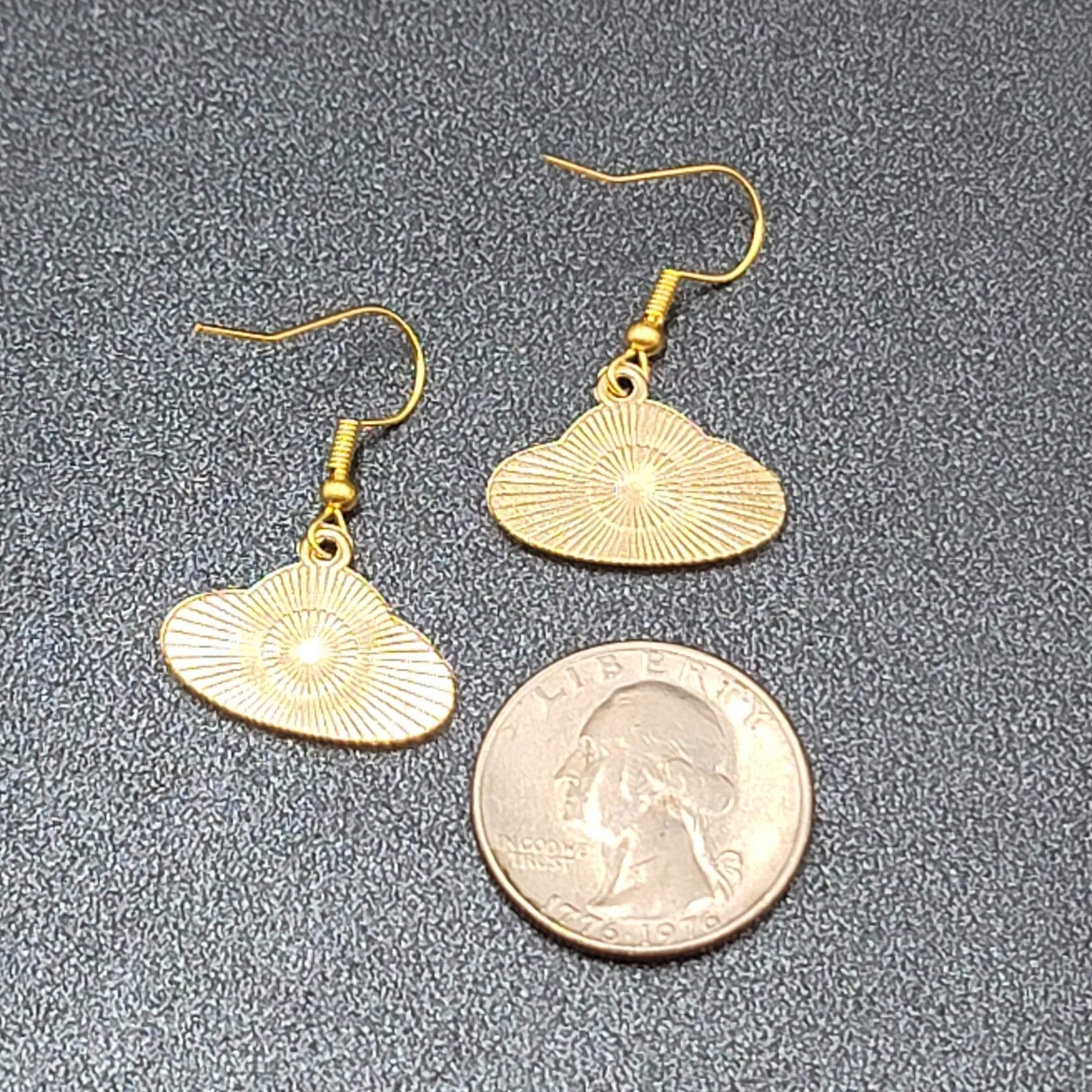 Hat Pierced Earrings Gold tone Red Black Enamel Dangle 5/8"