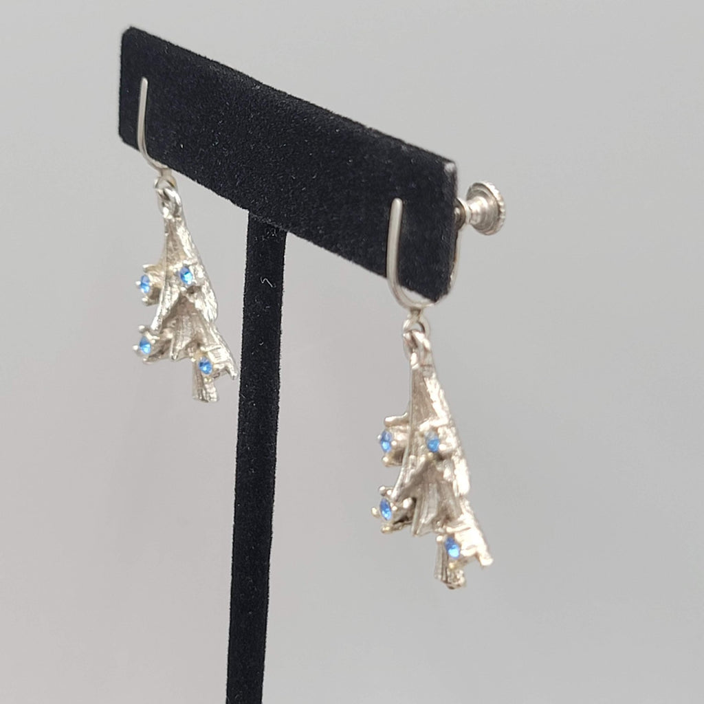 Vtg Christmas Tree Blue Rhinestone Clip on Earrings Silvertone Dangle  1 1/8"