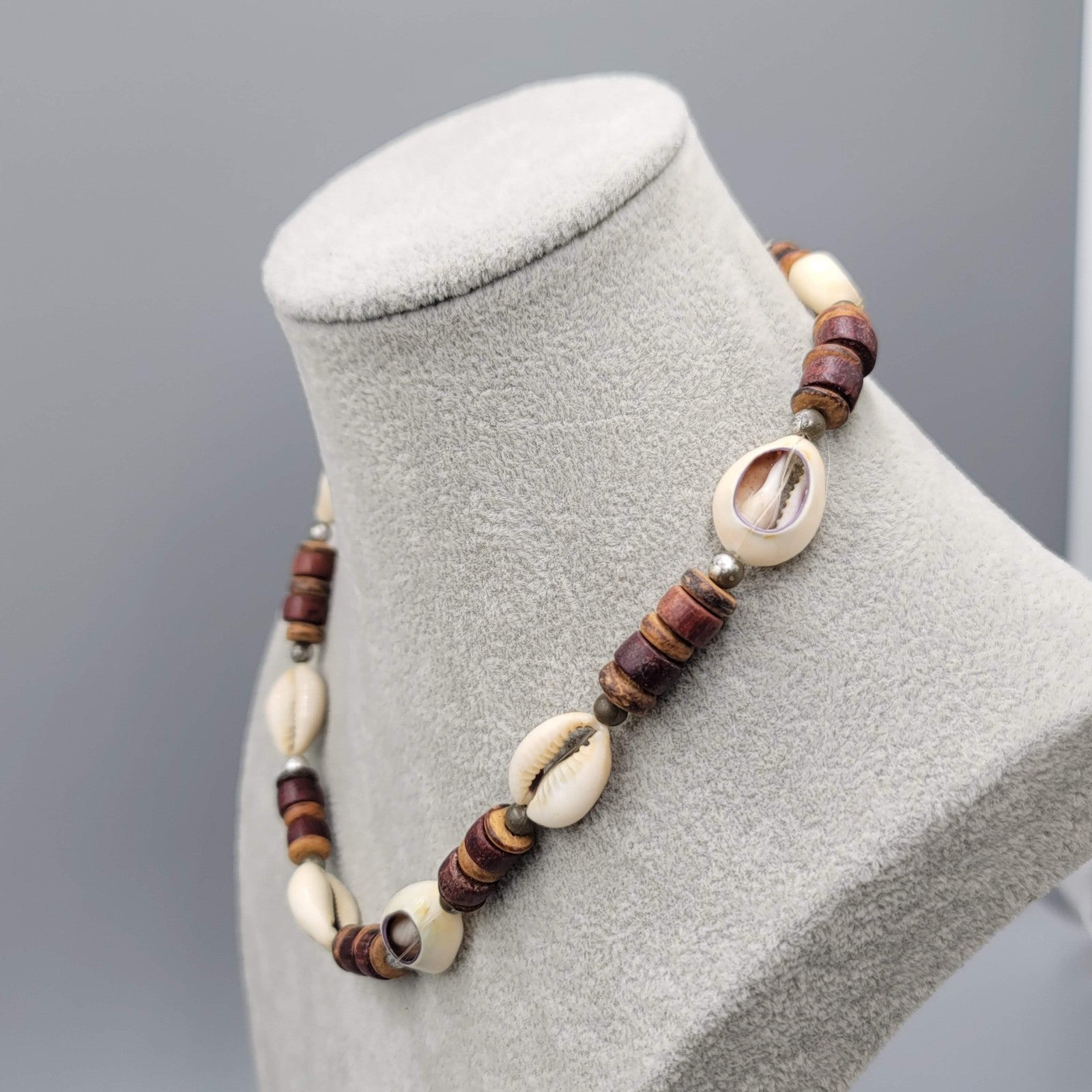 Vintage Seashell Wood Bead Necklace Men Women Unisex Beach Theme 18 in