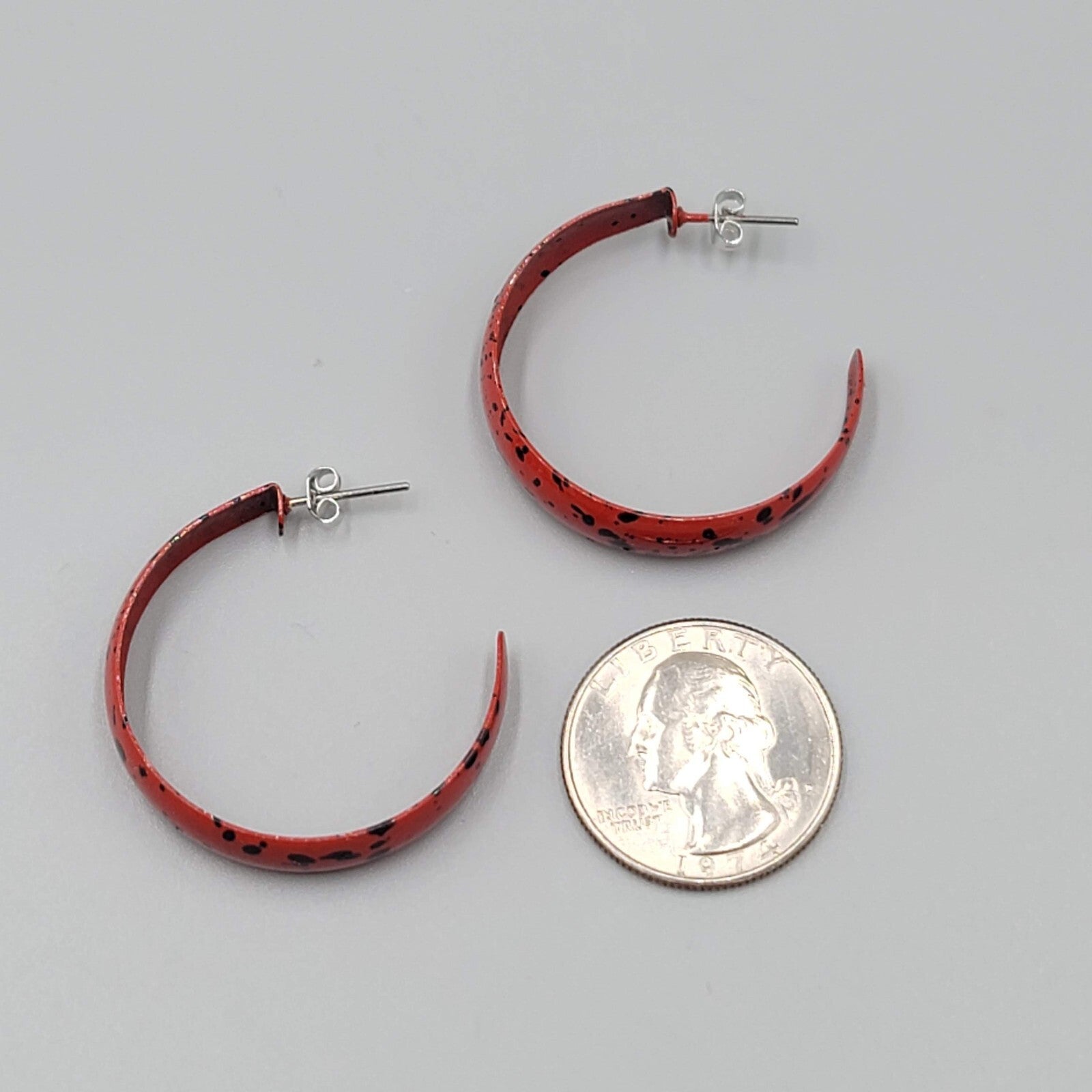 Vintage Red Black Splatter Enamel Hoops Pierced Earrings 1.25"