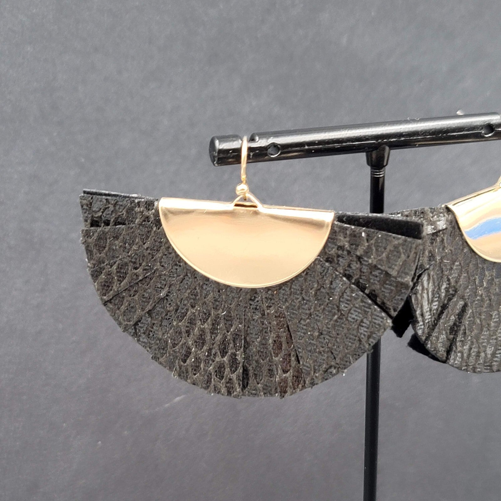 Pierced Earrings Black Snake Skin Print Tassel Fan Gold tone Dangle 1.5"
