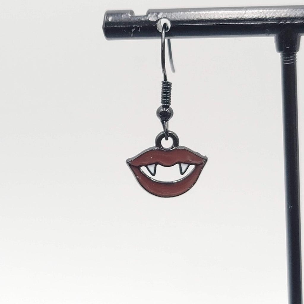 New Pierced Earrings Black Red Enamel Vampire Lips Mouth 3/8"