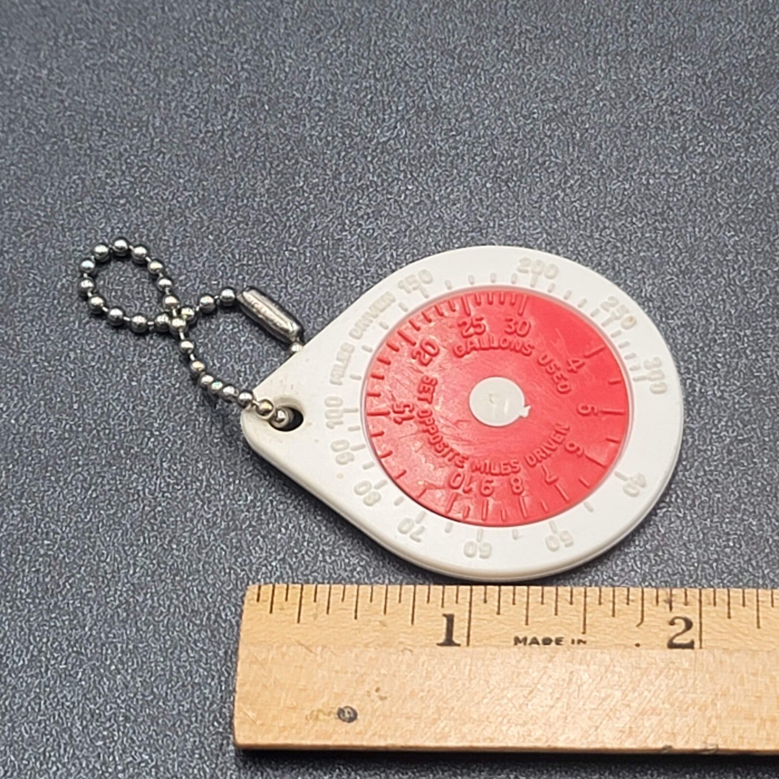 VINTAGE MOBIL ENERGY MINERALS US MILES PER GALLON ADVERTISING KEYCHAIN
