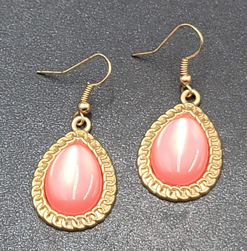 Pierced Earrings Gold tone Pink Translucent Resin Teardrop Dangle 1"