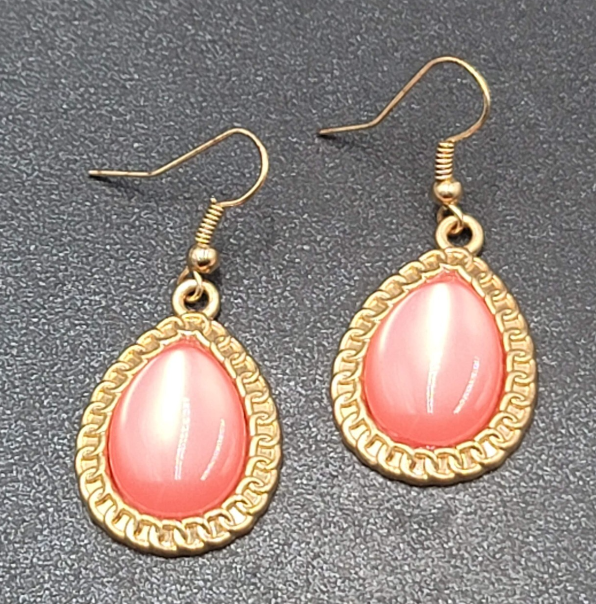 Pierced Earrings Gold tone Pink Translucent Resin Teardrop Dangle 1"