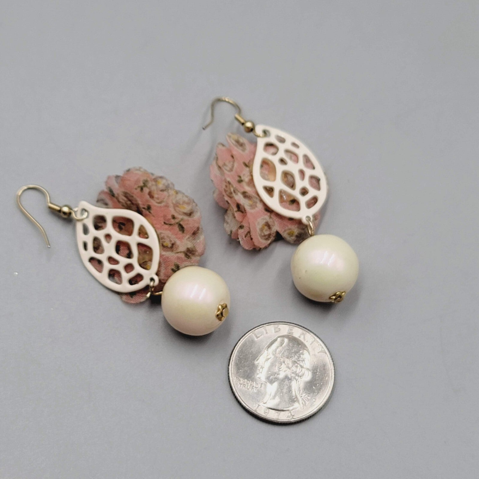 Frilly Pink White Bead Pierced Earrings Gold tone Dangle 1.75"