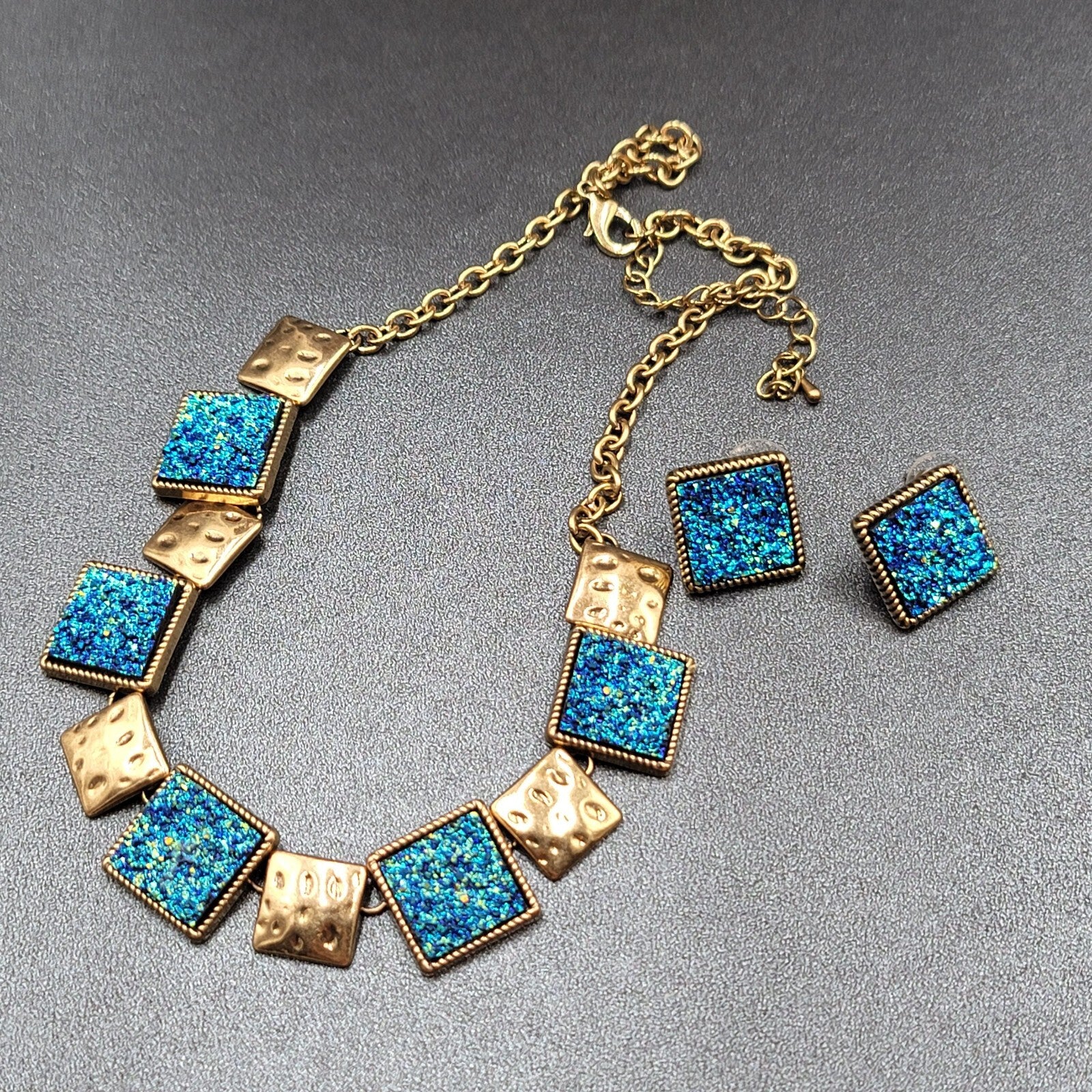 Blue Druzy Necklace Pierced Earrings Jewelry Set Glitter Gold tone 17"-20"