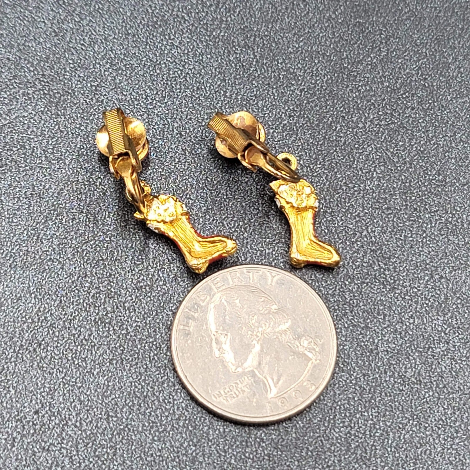 Vintage Christmas Clip on Earrings Gold tone Enamel Stocking Dangle 1"