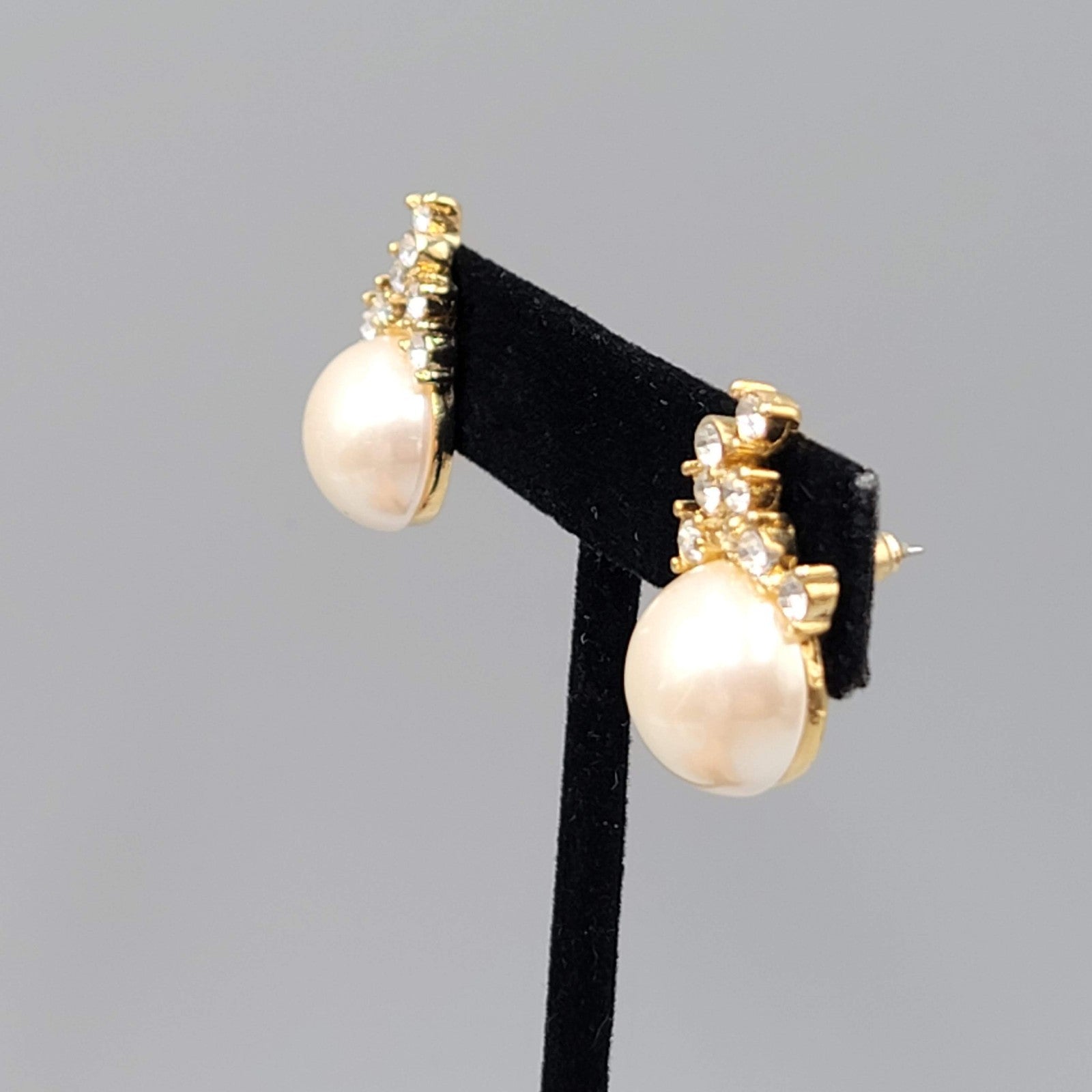 Faux Pearl Crystal Rhinestone Pierced Earrings Gold tone Drop 7/8 in
