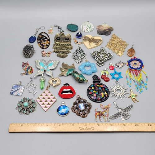 All FUN Modern Pendant Lot of 40 Animals Art Funky Statement Various Styles