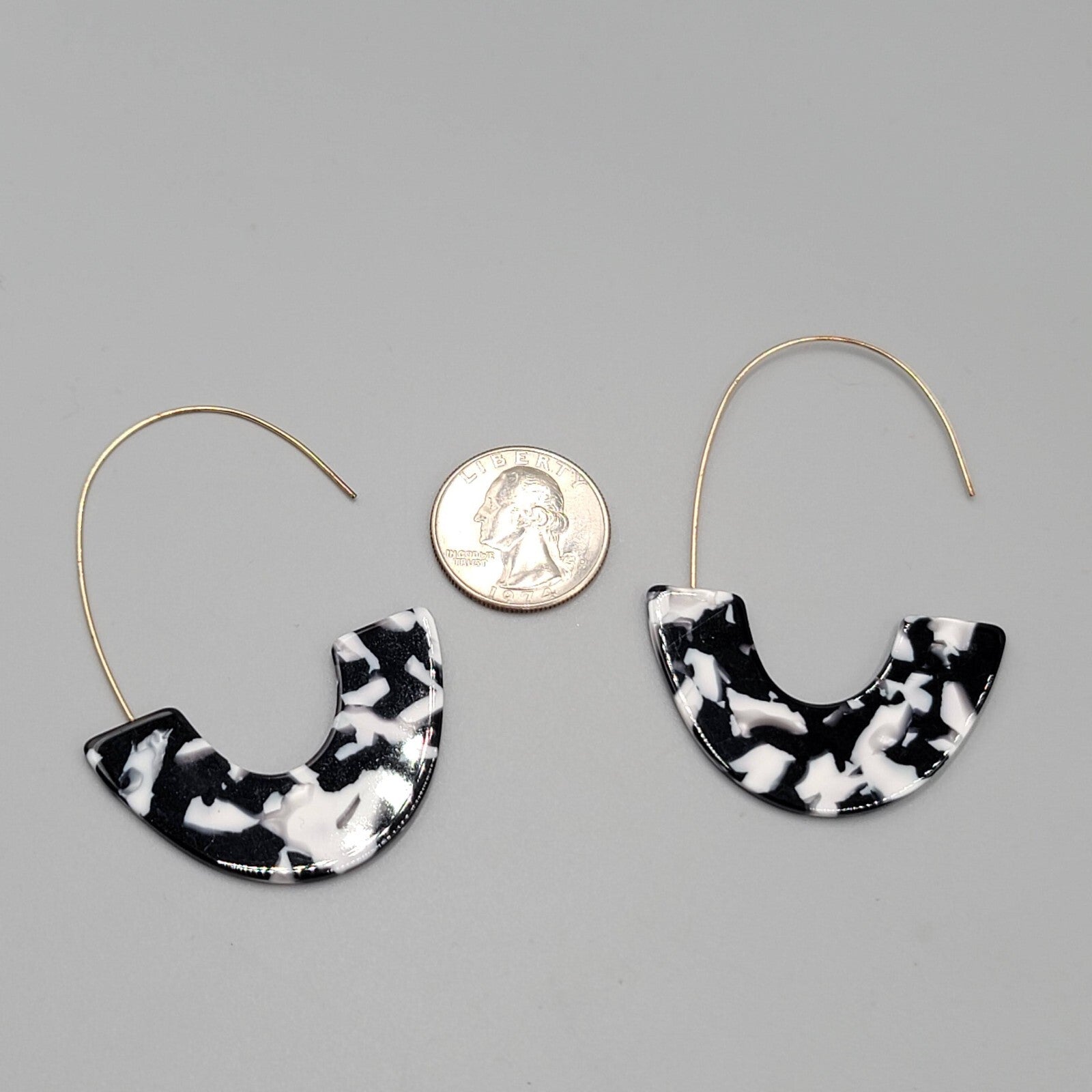 Pierced Earrings Black White Acrylic Large Statement Hoops Gold tone 2.75"