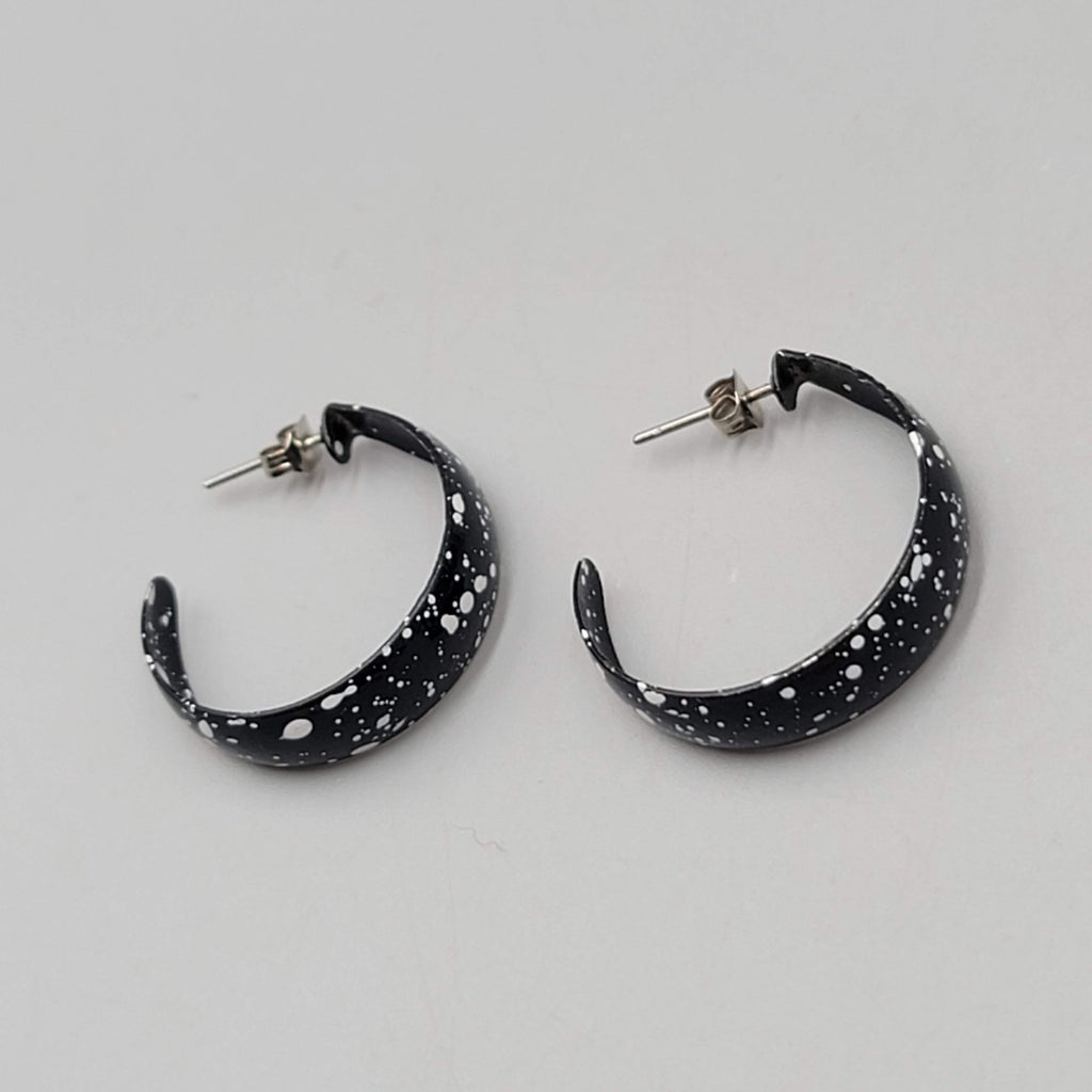 Black White Speckle Enamel Hoops Pierced Earrings 1 1/8 in
