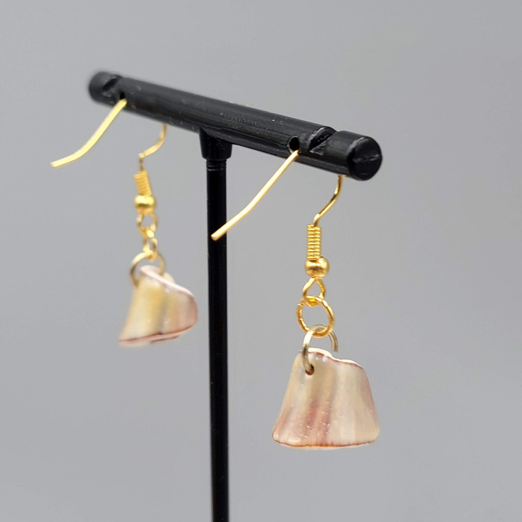 Real Shell Pierced Earrings Gold tone Dangle 3/4"