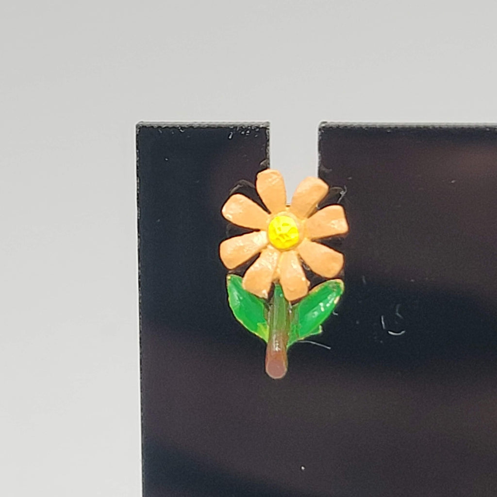 Vintage Enamel Daisy Flower Pierced Earrings Studs 1/2"