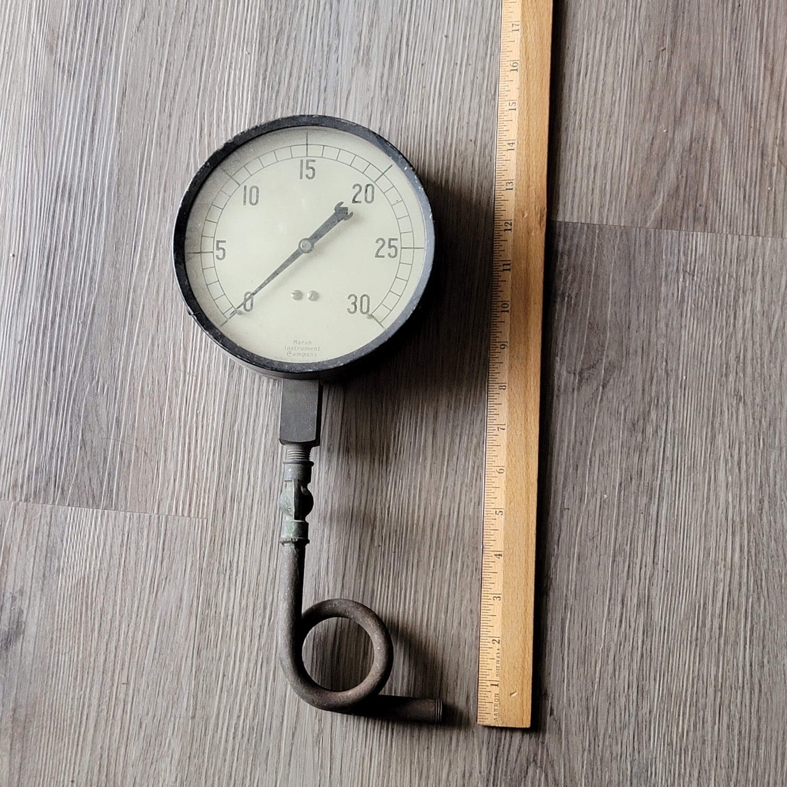 Vintage Marsh Instrument Company Gauge 14"