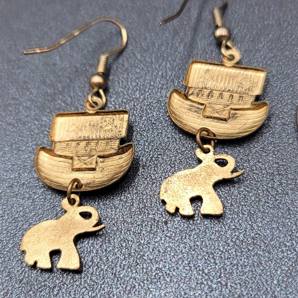 Vintage Noahs Ark Pierced Earrings Gold tone Elephant Dangle 1.25"
