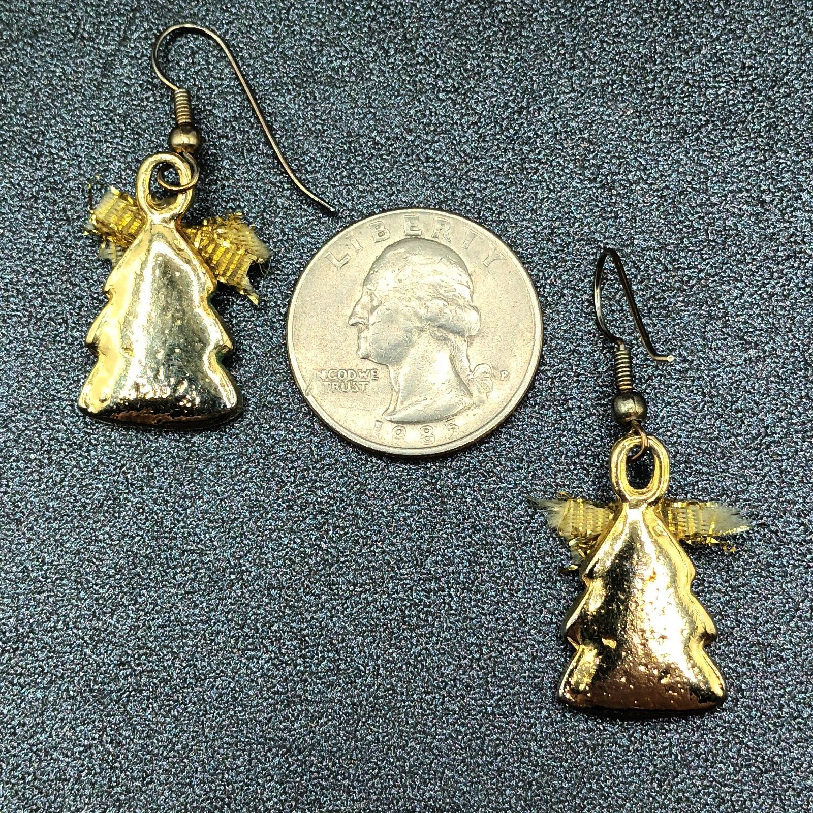 Pierced Earrings Gold tone Green Enamel Christmas Tree Bow Dangle 1"