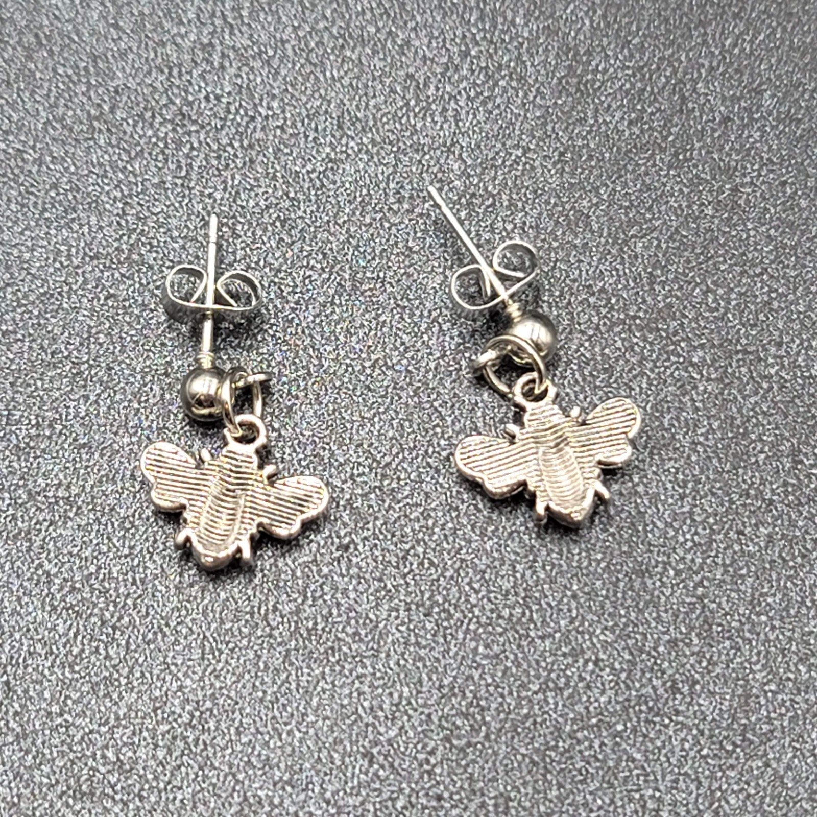 Bee Pierced Earrings Silver tone Small Dangle 1/2"
