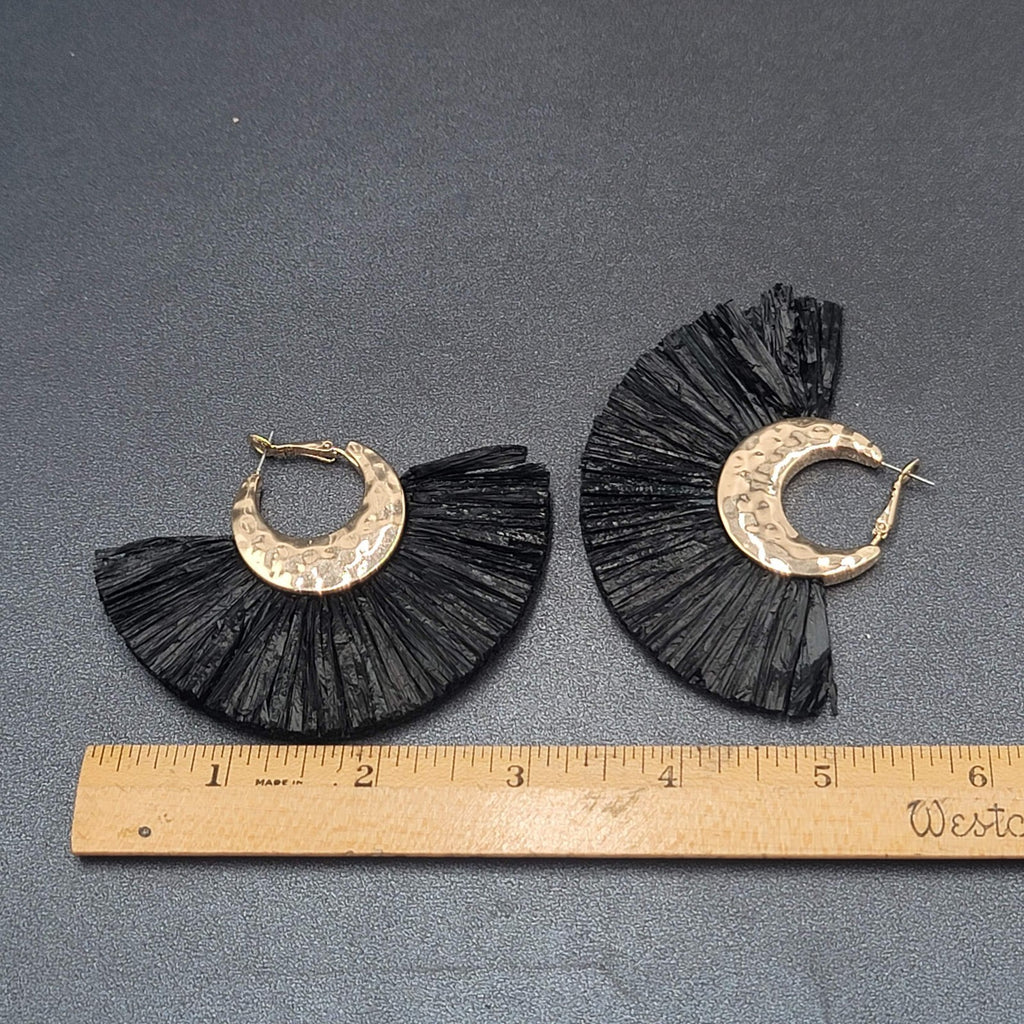 Pierced Earrings Gold tone Black Rattan Tassel Dangle 2.25"x3.25"