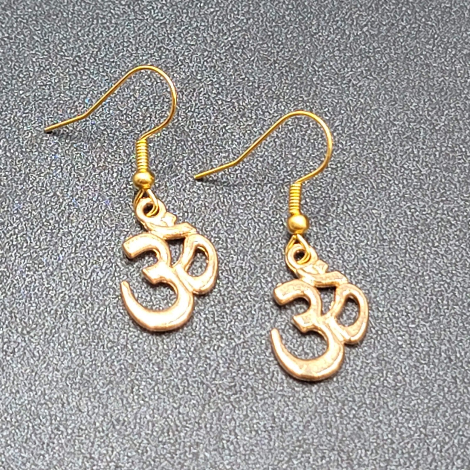 Ohm Pierced Earrings Gold tone Dangle 3/4"