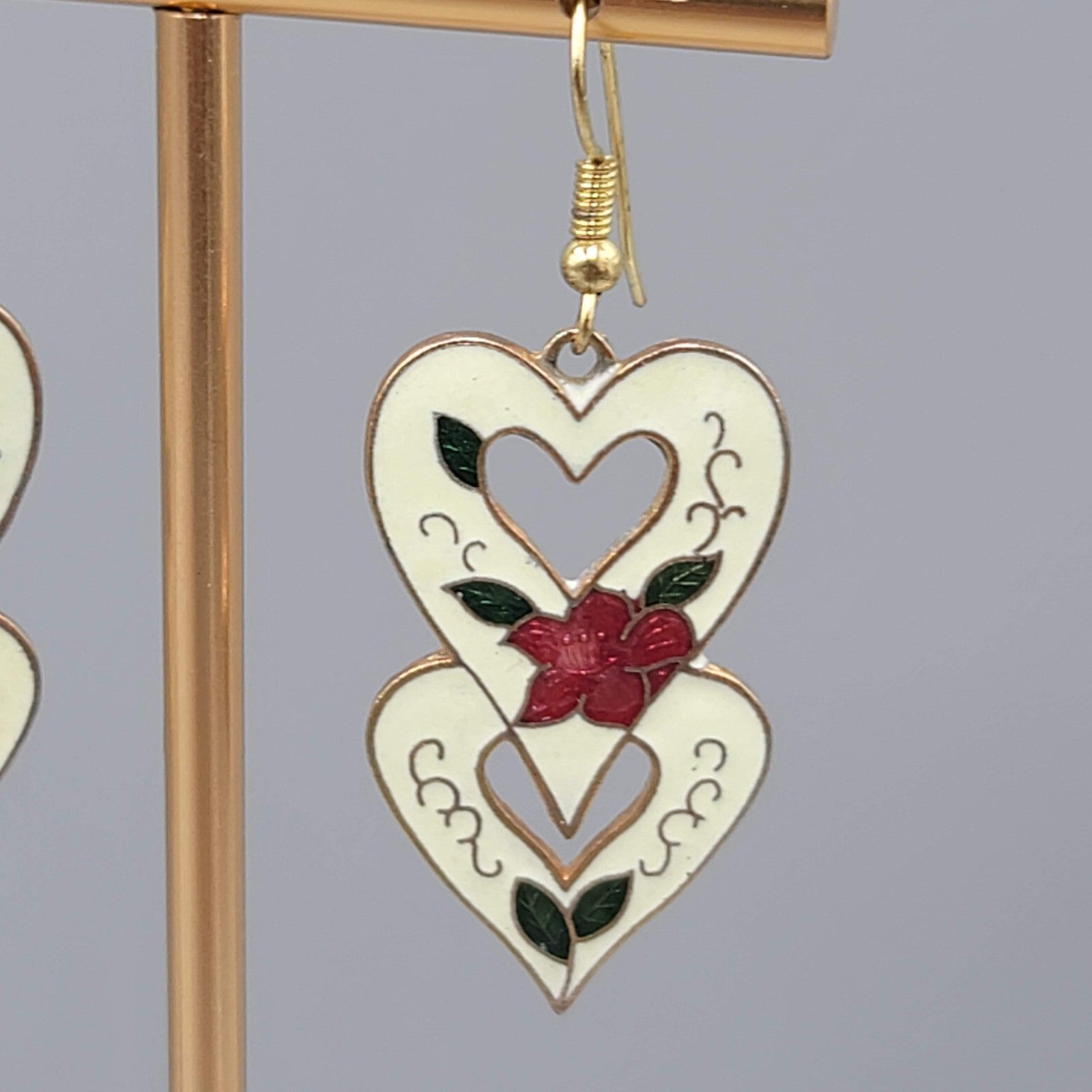 Vintage Heart Cloisonne Flowers Pierced Earrings Gold tone Dangle 1 3/8 in