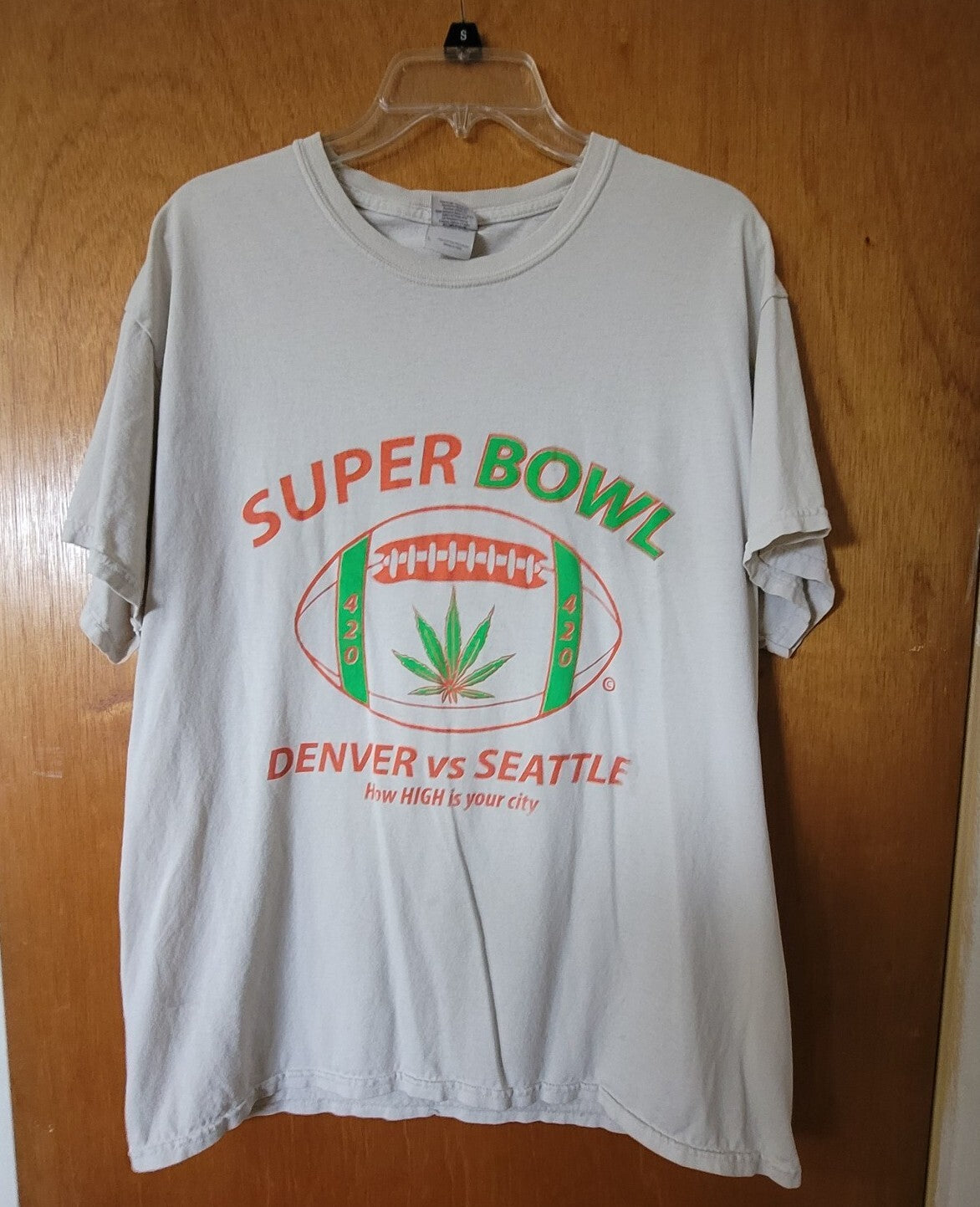 2012 T Shirt Sz L Denver vs Seattle 420 Super Bowl High High is Your City