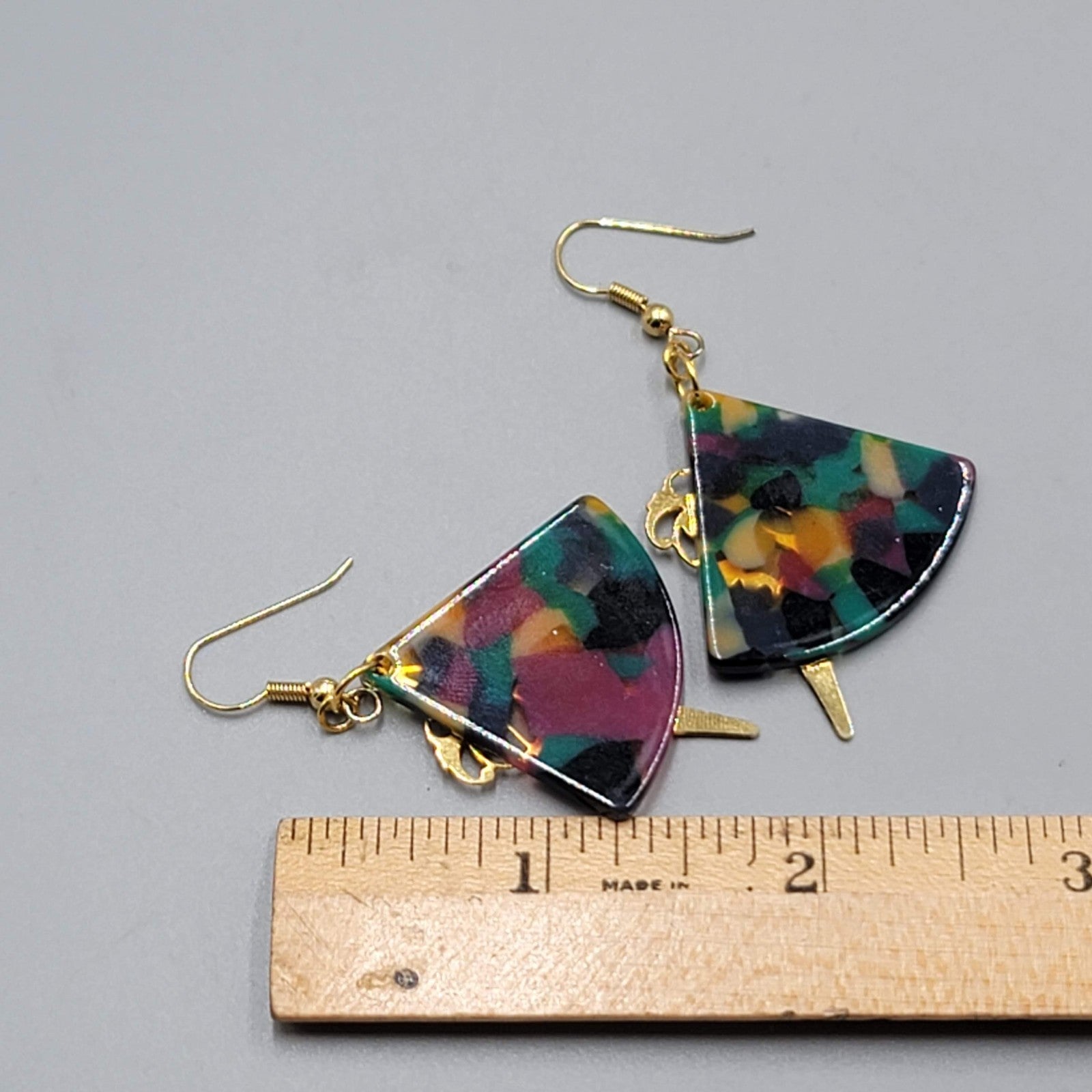 Pierced Earrings Gold tone Dangle Multicolor Acrylic 1.5"