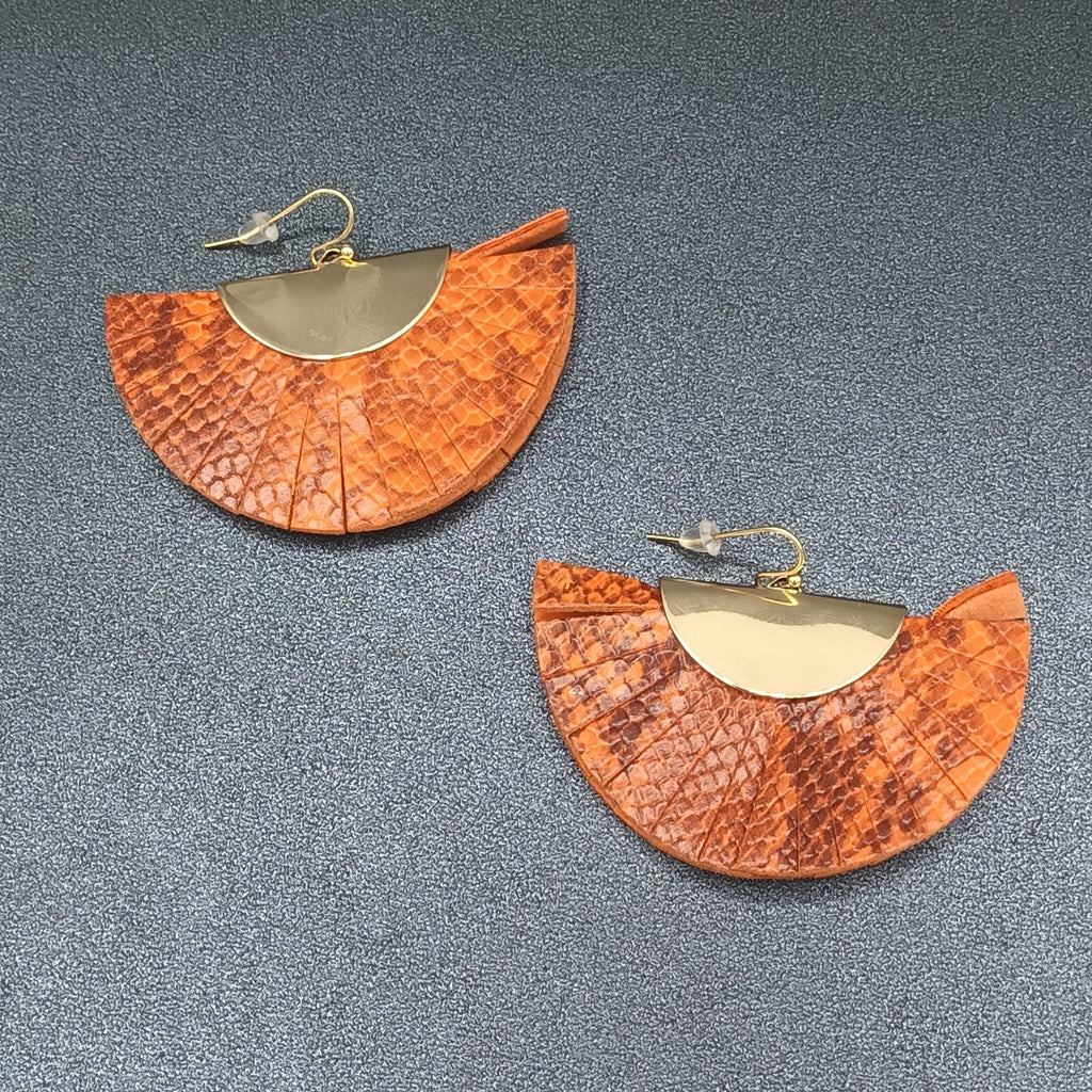 Pierced Earrings Orange Snake Skin Print Tassel Fan Gold tone Dangle 1.5"