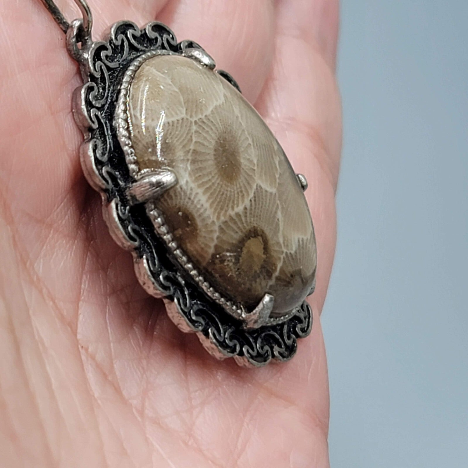 Petoskey Stone Cabochon Pendant Necklace Silver tone 24"