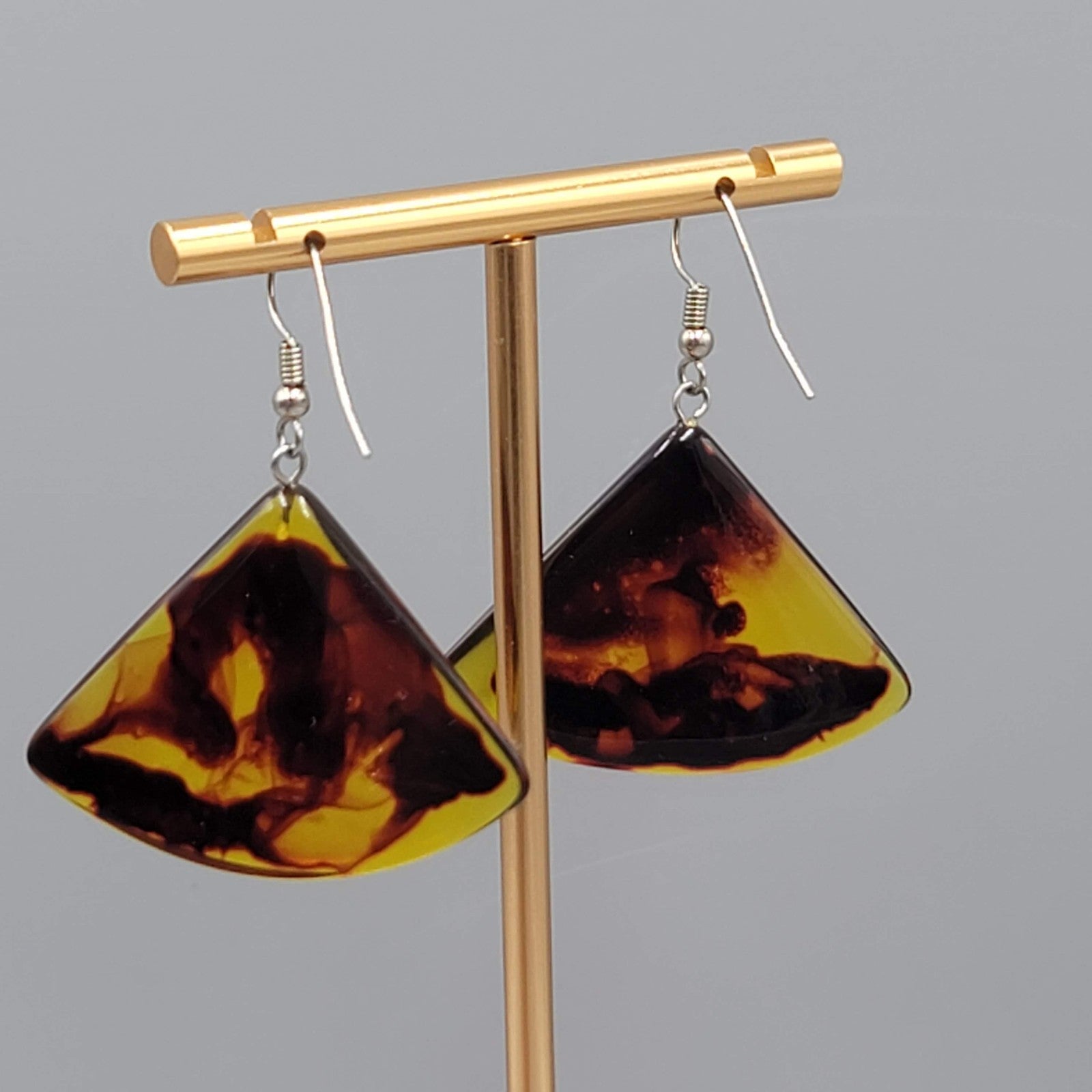Acrylic Tortoise Statement Pierced Earrings Silver tone Dangle Triangles 1.25 in