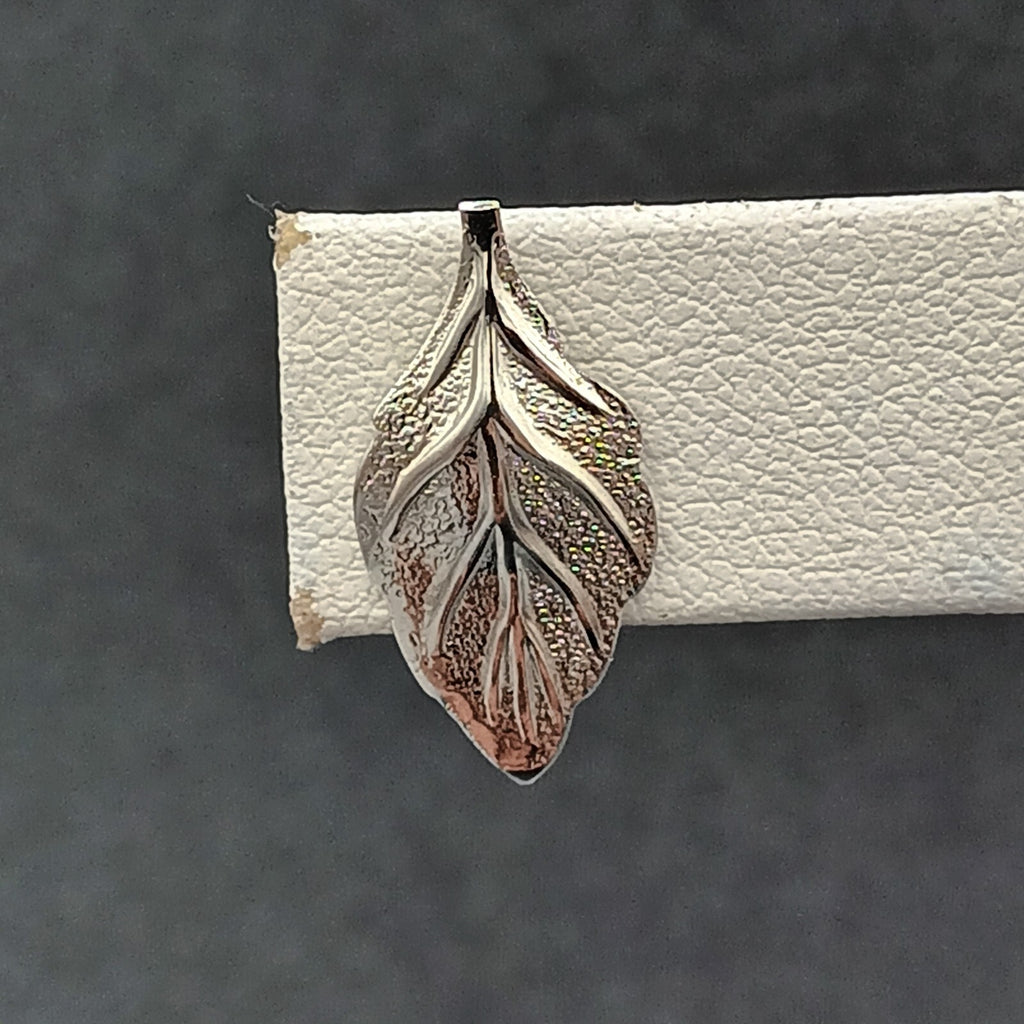 Pierced Earrings Silver tone Leaf Studs 3/4"