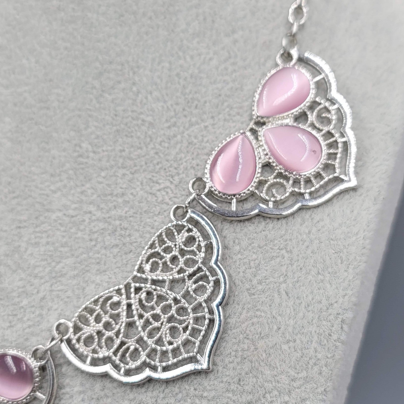 Purple Teardrop Cats Eye Necklace Filigree Silver tone 18"-20"