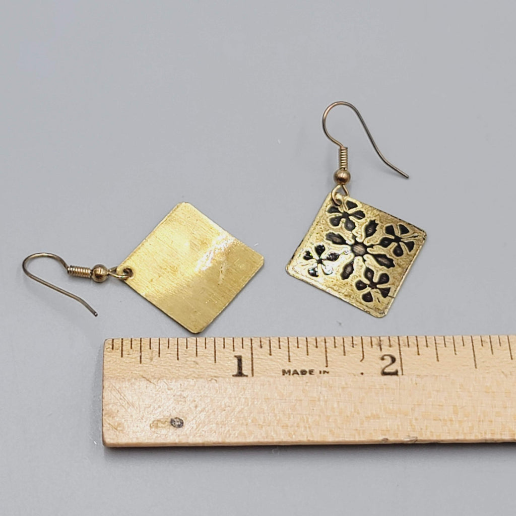Pierced Earrings Gold tone Black Flower Motif Square Dangle 1"