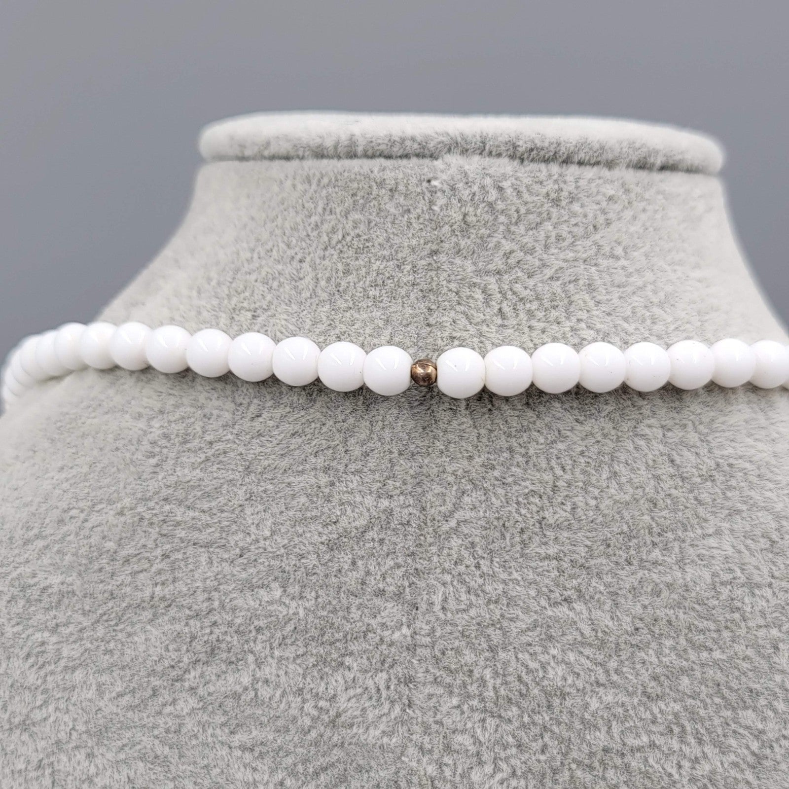 Vintage White Glass Art Bead Necklace Estate Costume Jewelry