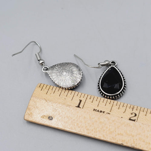 Black Stone Teardrop Pierced Earrings Silver tone Dangle 3/4"