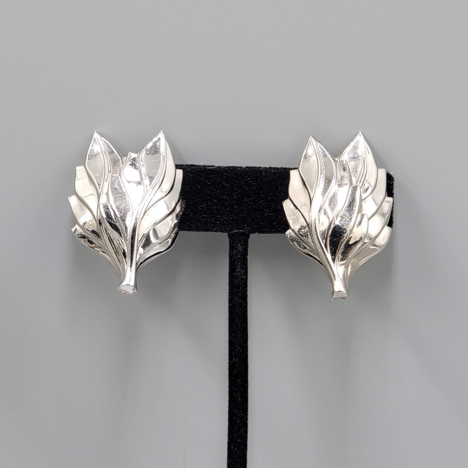 Vintage Marino Clip on Earrings Silver tone Leaf Climber 1 3/8"