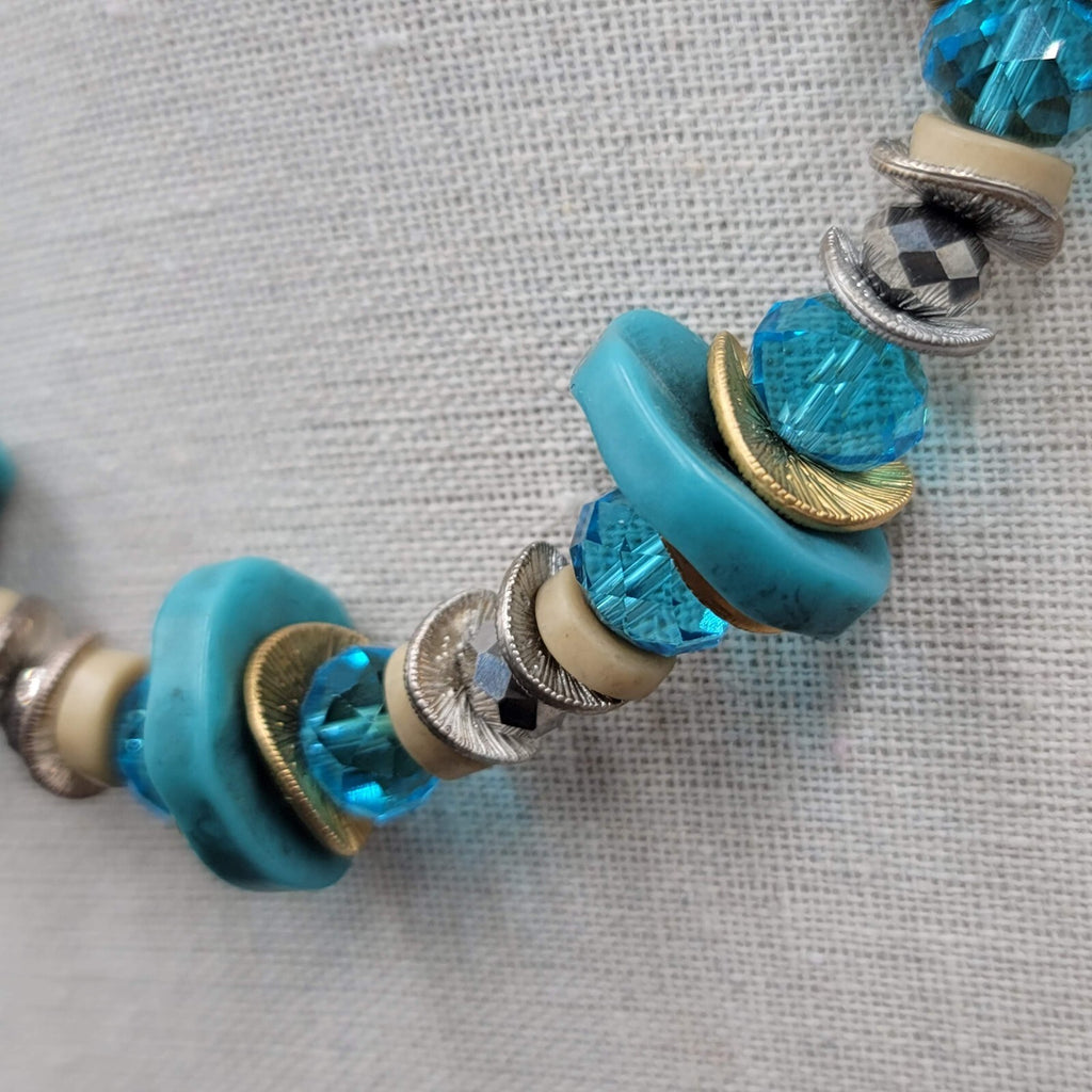 JONES NEW YORK JNY Signed Gold Tone Blue Chunky Beads Necklace 16"-19"
