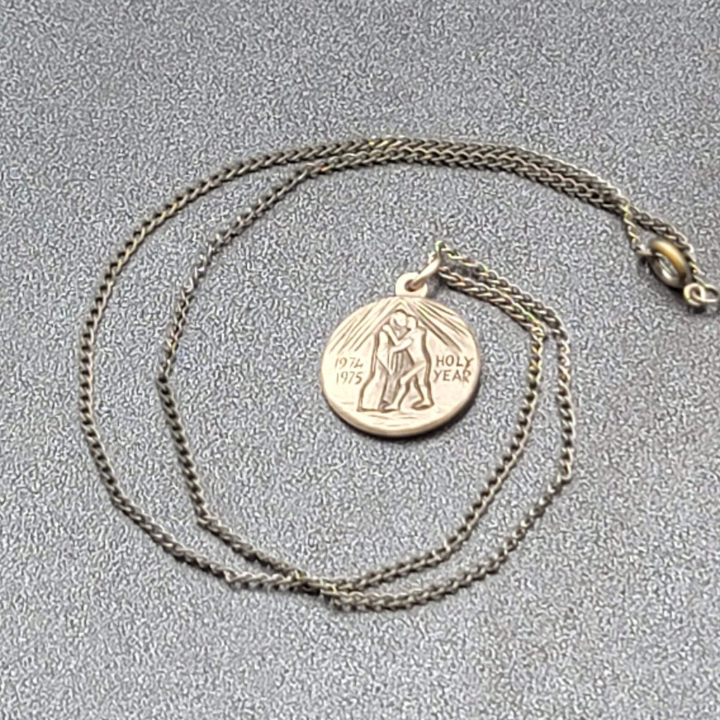 St Francis Medal RECONCILIATION Holy Year 1974-75 Silvertone  7/8" dia 18" Chain