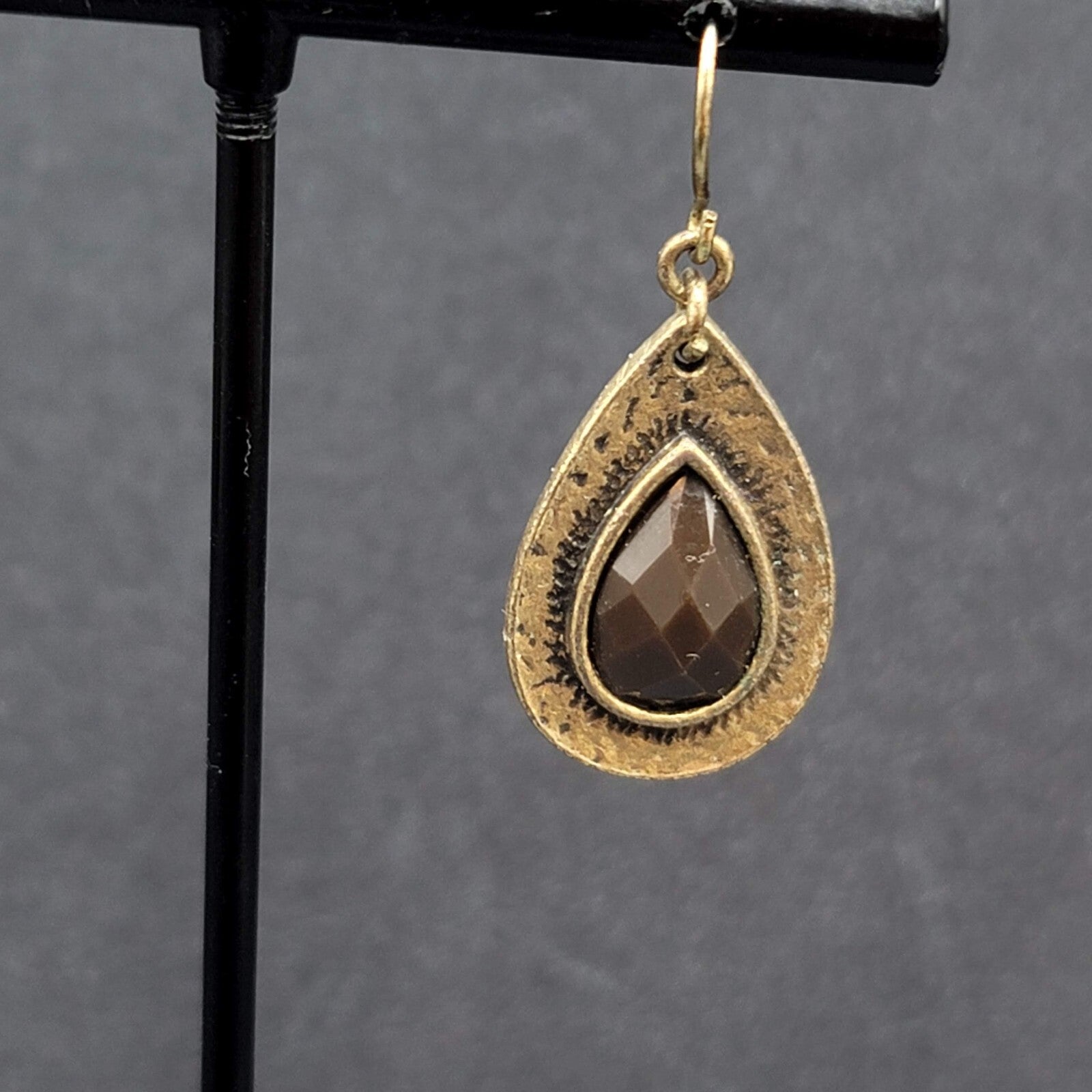 Pierced Earrings Antiqued Gold tone Teardrop Faceted Red Accent 1"