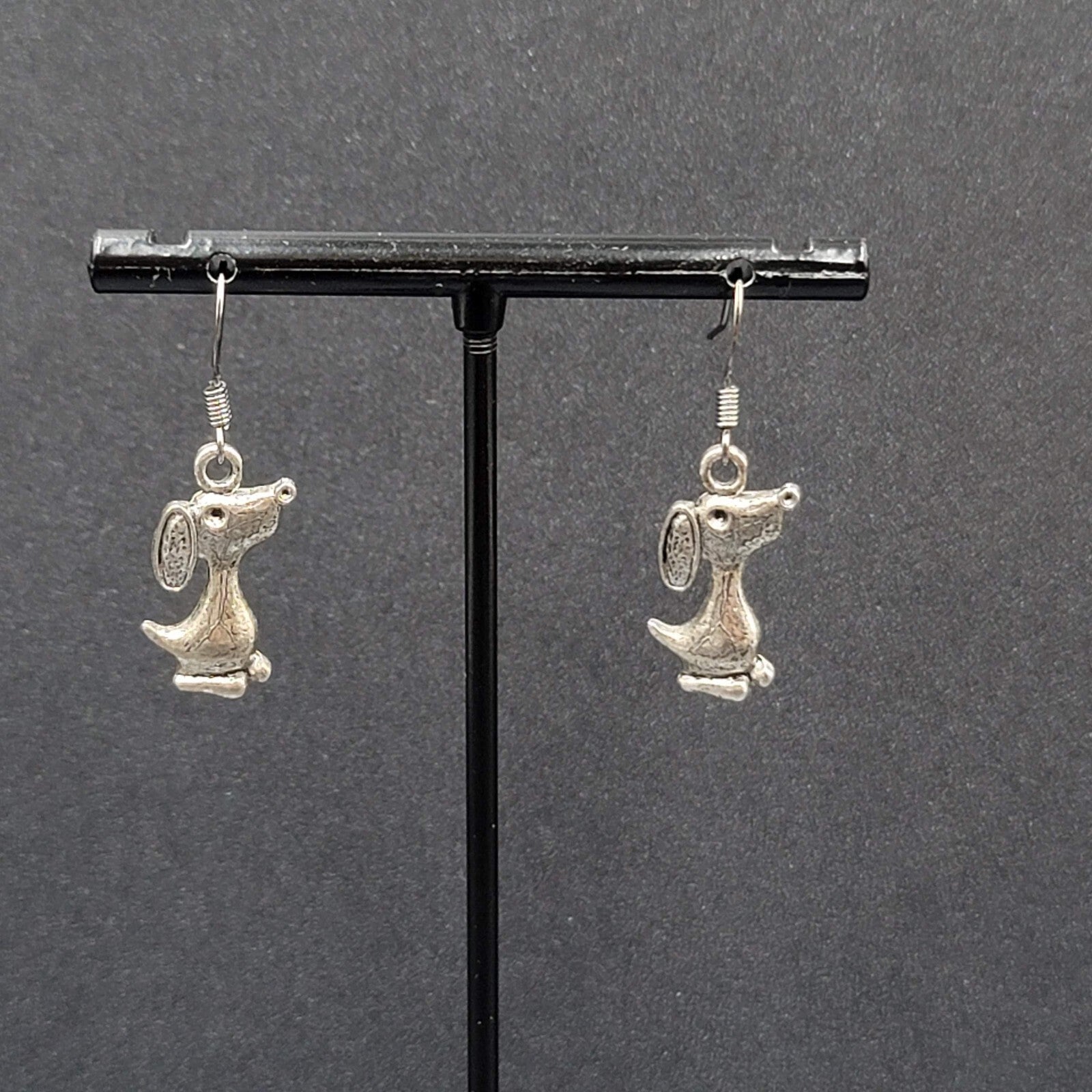 Beagle Dog Pierced Earrings Silver tone Dangle 3/4"