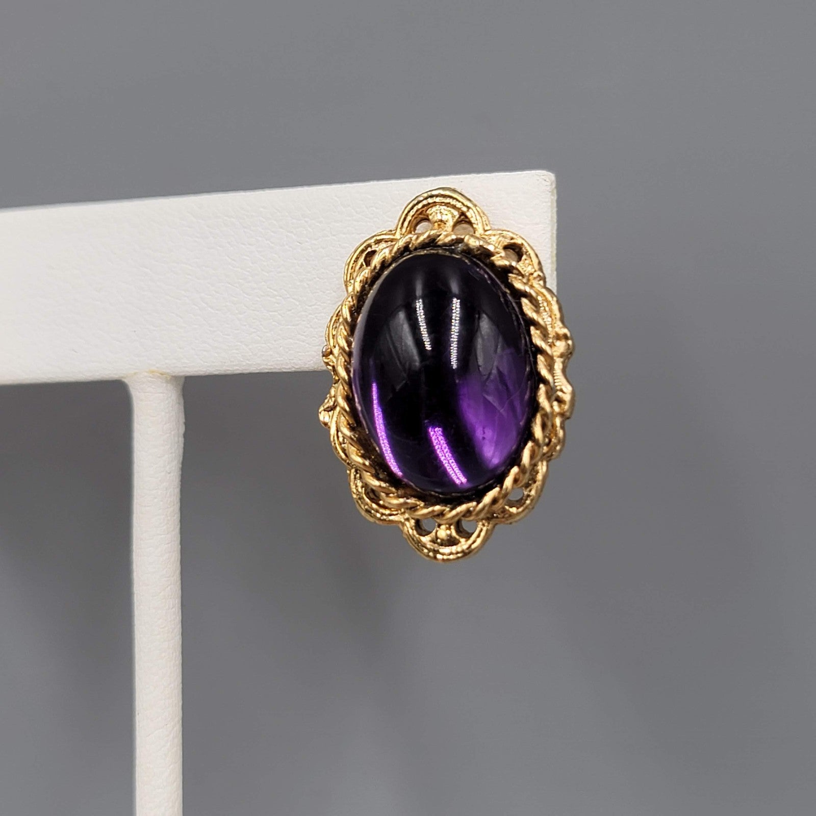 Vintage Purple Cabochon Pierced Earrings Gold tone Drop 1 1/8 in