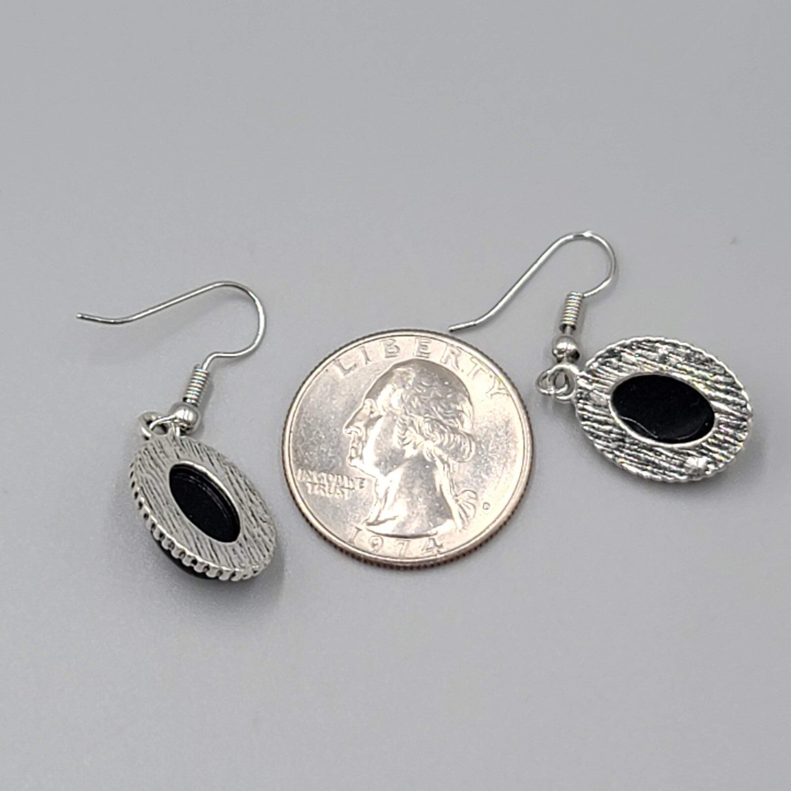 Pierced Earrings Silver tone Oval Black Cabochon Dangle 3/4"