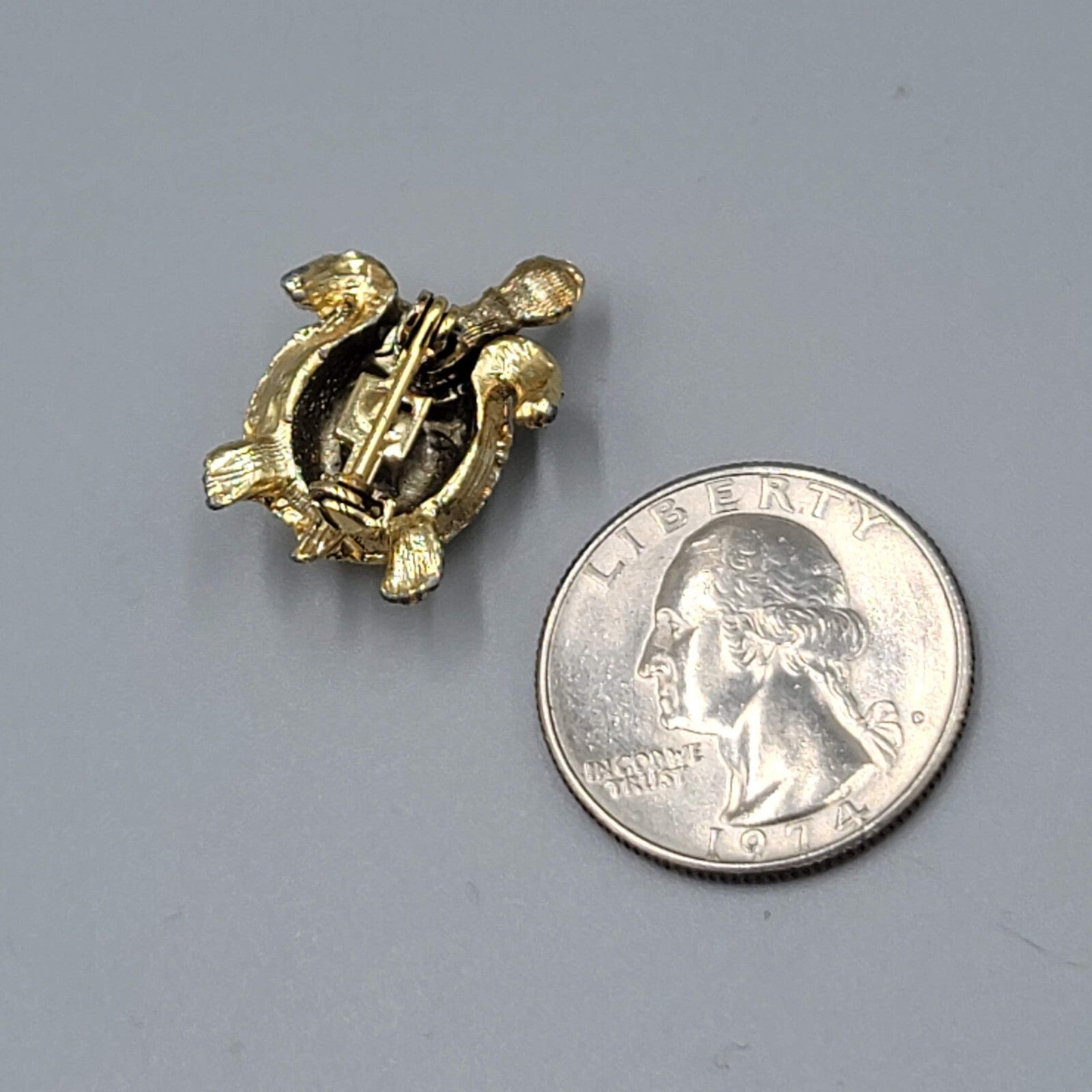 Vintage Turtle Brooch Gold tone Moveable Head So Cute!  7/8"
