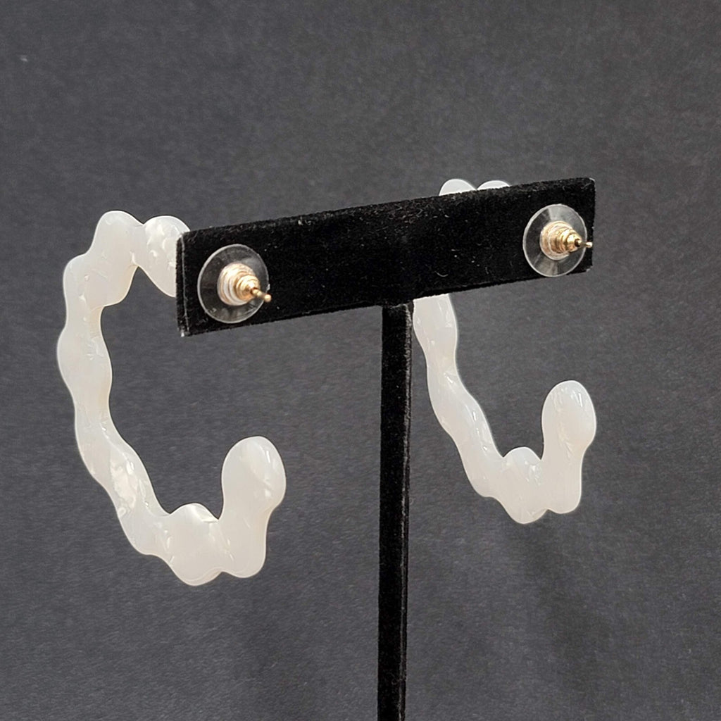 Pierced Earrings Pearloid White Resin Wavy Hoops 2"