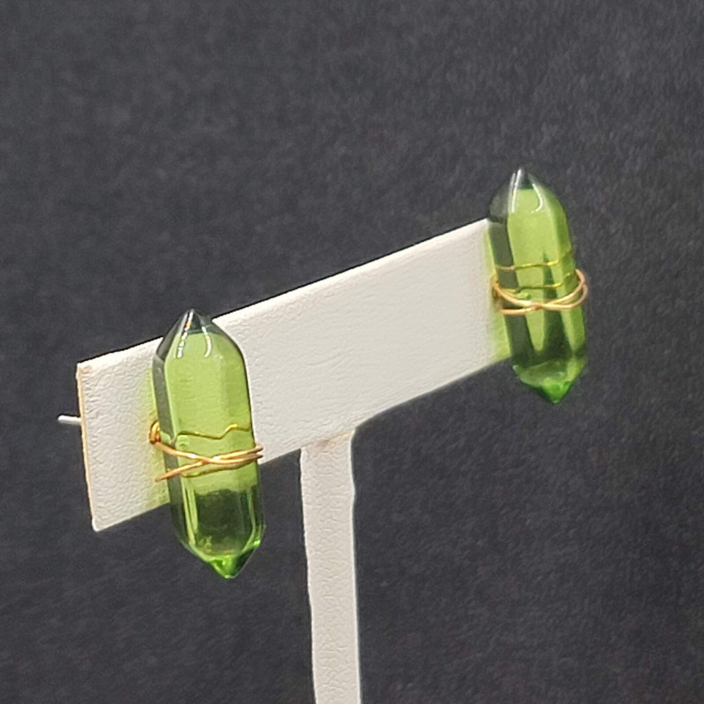 Pierced Earrings Green Resin Gold tone Wrapped Bar 7/8"