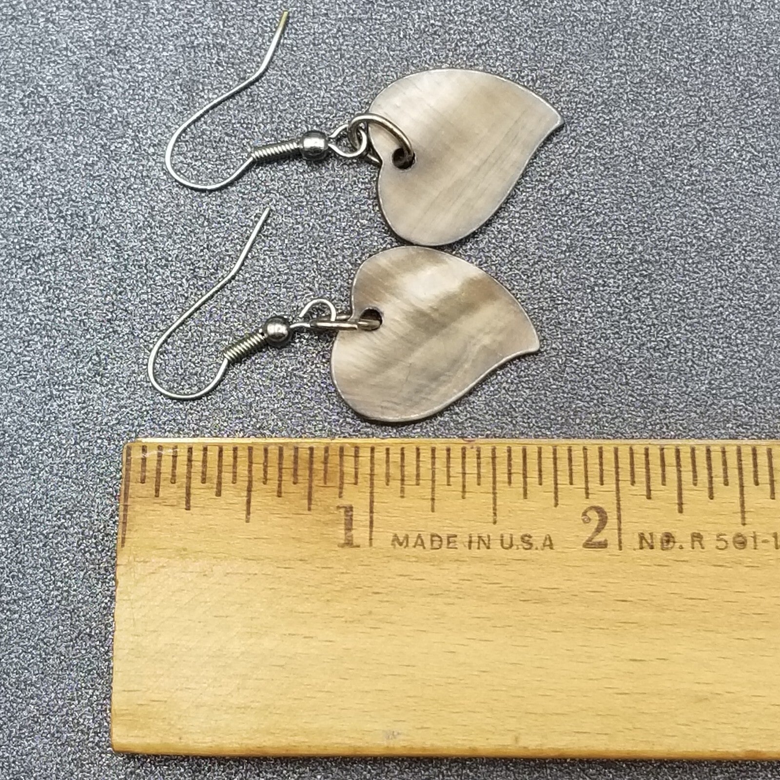 Pierced Earrings Silver tone Carved Shell Heart Statement Dangle 7/8"